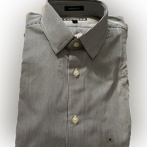 Men’s Express Modern Fit Button Up Size Medium/ 15-15 1/2.